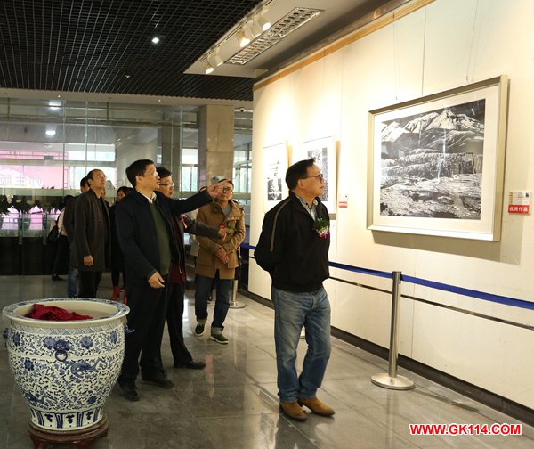 皖西学院举办2018安徽省高等院校师生版画作品巡展