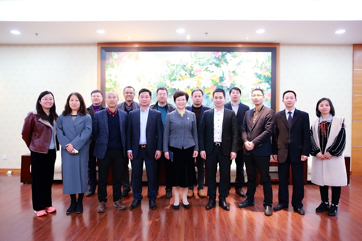 上海应用技术大学与水星家纺公司举行产学研合作签约暨揭牌仪式