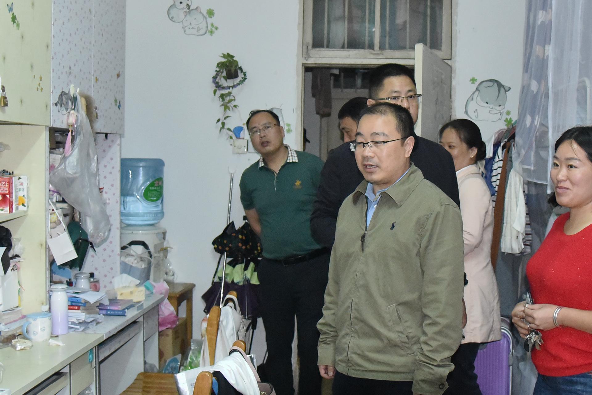 桂林电子科技大学校领导带队开展用电安全隐患排查工作
