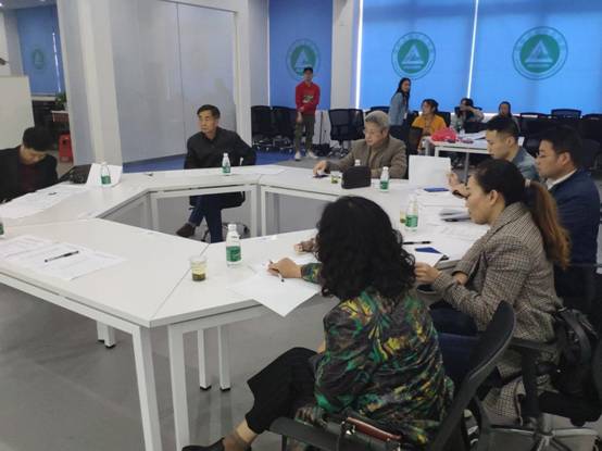 湖南人文科技学院举行第二期大学生创新创业孵化园入驻项目评审会