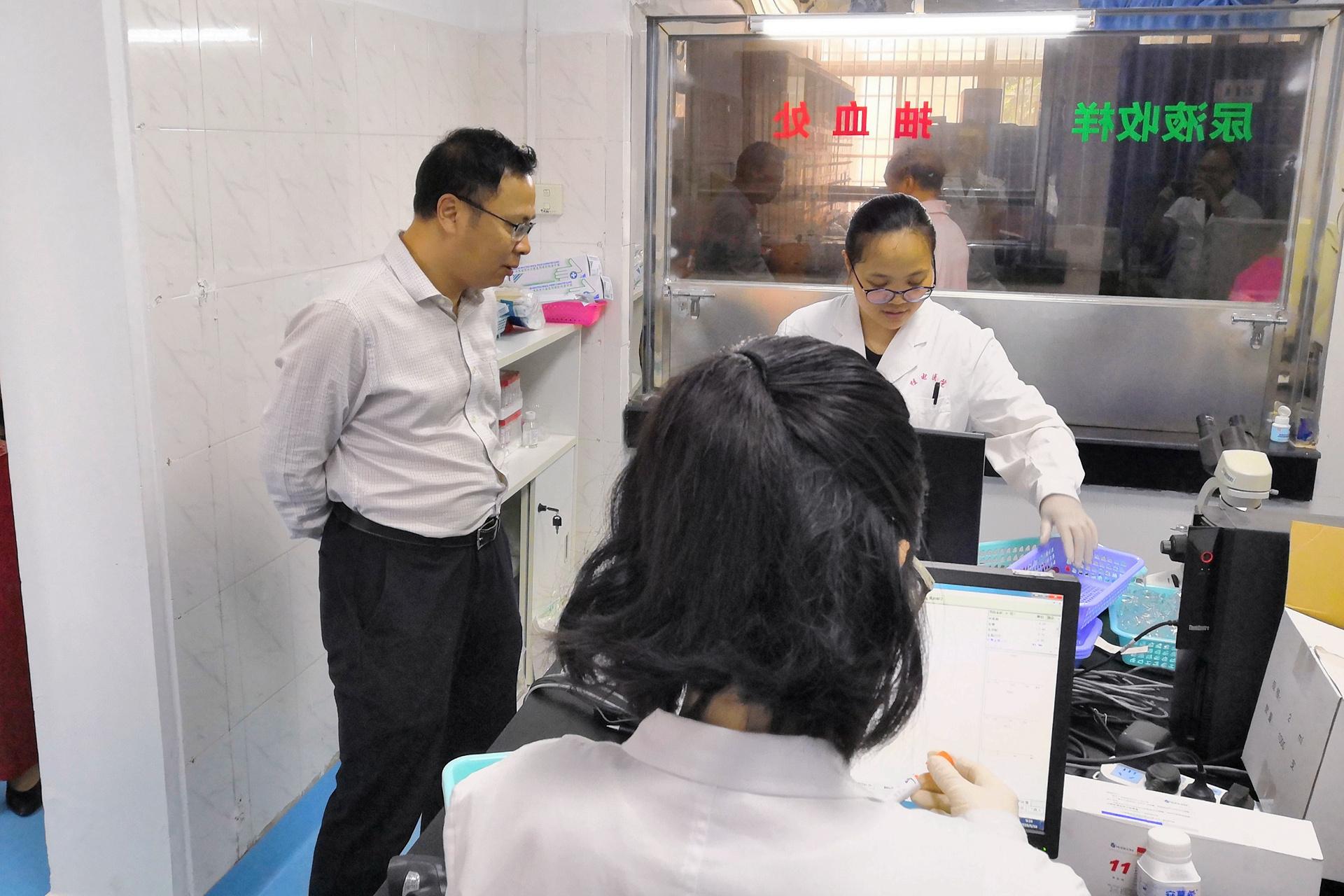 桂林电子科技大学校医院开展2019年教工健康体检工作