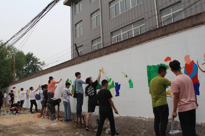 唐山学院  艺术系开展“乡村振兴”主题墙绘志愿服务活动