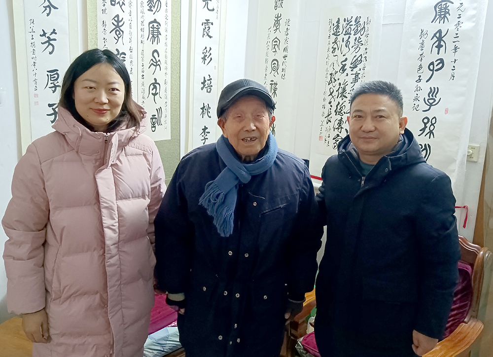 滁州学院文传学院：春节前走访慰问退休老教师